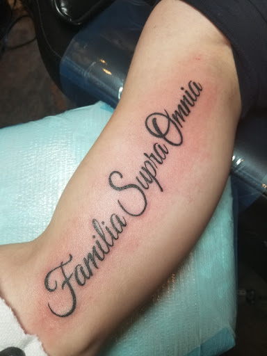 Tattoo Shop «J. Hall & Co. Gentleman Tattooers», reviews and photos, 1709 S Lamar St, Dallas, TX 75215, USA