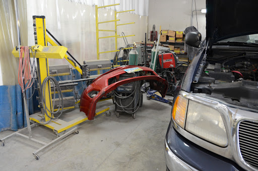 Auto Body Shop «M & G Body Shop», reviews and photos, 12018 Hamilton Ave, Cincinnati, OH 45231, USA