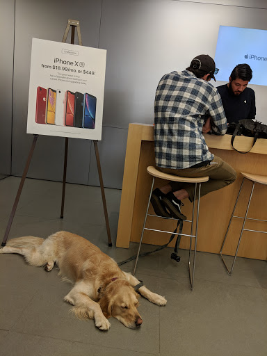 Computer Store «Apple Fashion Valley», reviews and photos, 7007 Friars Rd, San Diego, CA 92108, USA