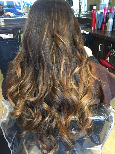 Beauty Salon «Salon Sophia», reviews and photos, 4625 Wornall Rd, Kansas City, MO 64112, USA