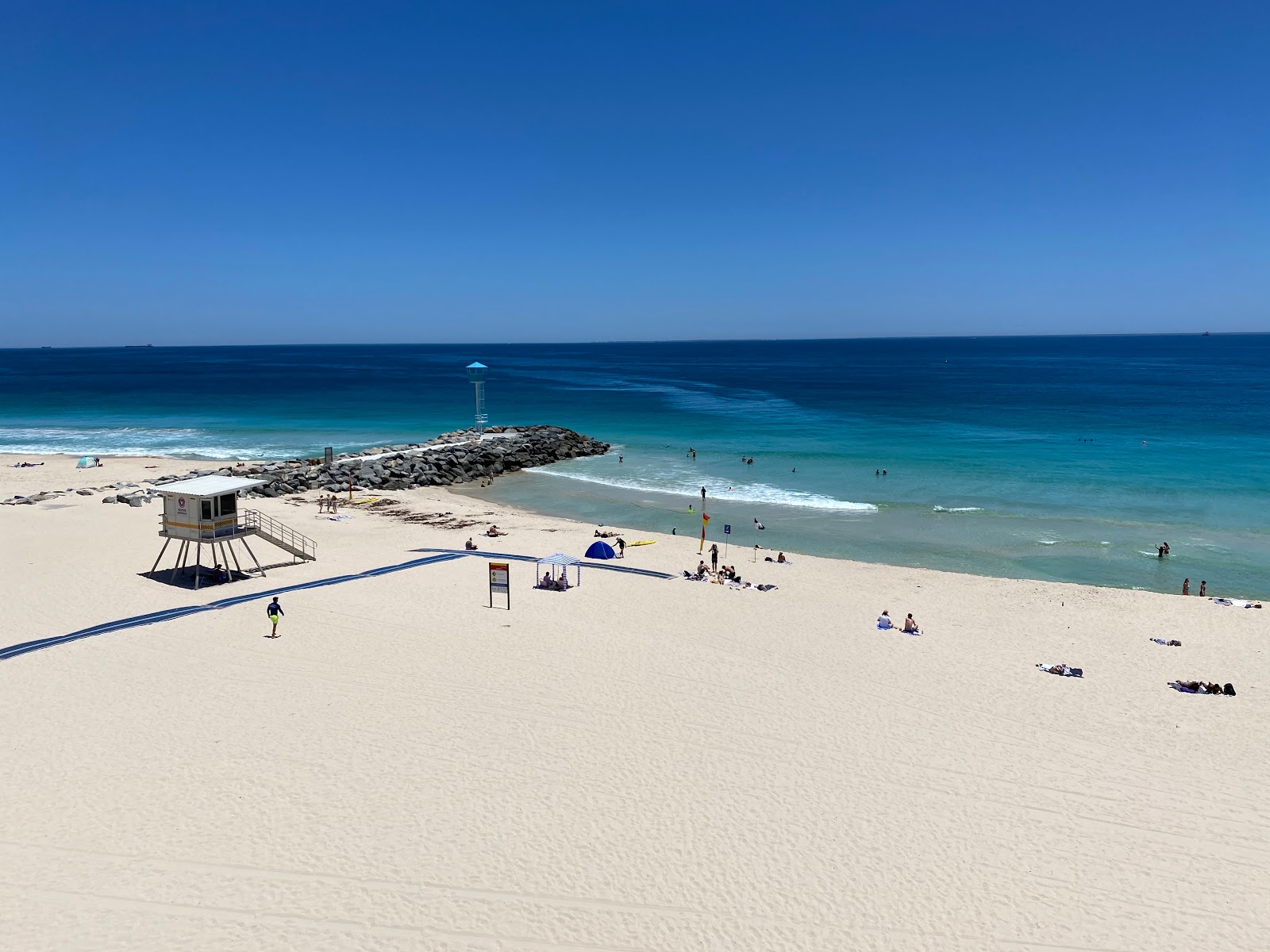 Perth City Beach的照片 带有明亮的沙子表面