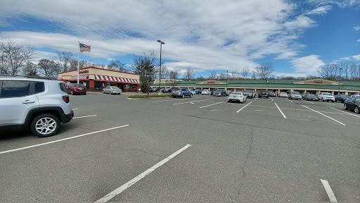 Shopping Mall «Gateway Shopping Center», reviews and photos, 14 Danbury Rd, Wilton, CT 06897, USA