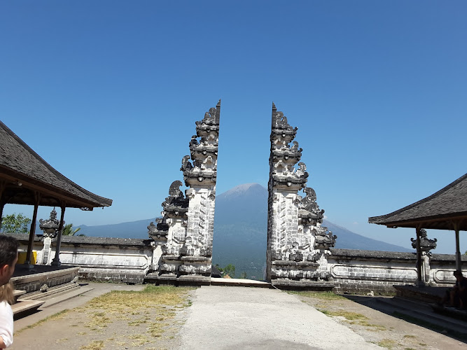 Balai Masyarakat di Kabupaten Karangasem: Menjelajahi Jumlah Tempat Menarik di Sekitar [\Banjar Dinas Waliang\]