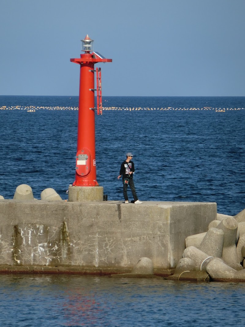大境港東防波堤灯台