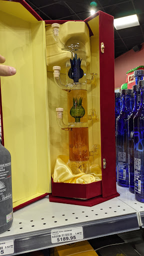 Liquor Store «Woodburn Liquor», reviews and photos, 1519 N Pacific Hwy, Woodburn, OR 97071, USA