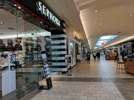 Shopping Mall «Summit Mall», reviews and photos, 3265 W Market St, Fairlawn, OH 44333, USA