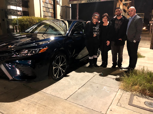 LUSNAK MOTORS AUTO SALES & LEASING image