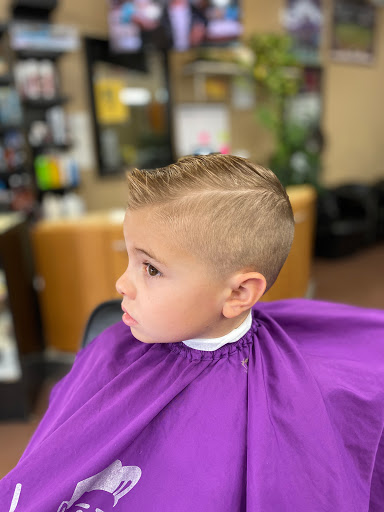 Barber Shop «J J Barber Shop», reviews and photos, 5905 W Bell Rd # 3, Glendale, AZ 85308, USA