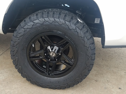 Tire Shop «Discount Tire Store - McKinney, TX», reviews and photos, 2751 S Central Expy, McKinney, TX 75070, USA