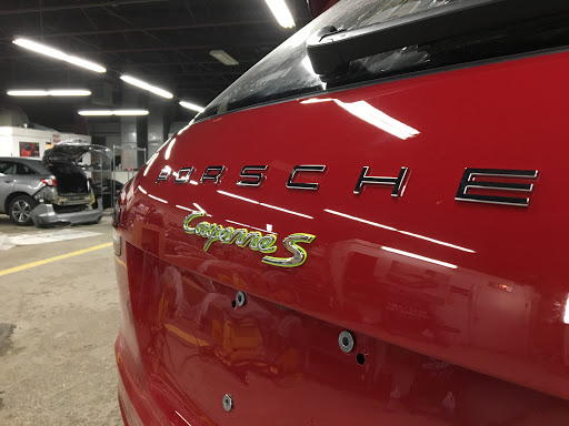 Auto Repair Shop «Rizza Body Shop», reviews and photos, 485 S River Rd, Des Plaines, IL 60016, USA