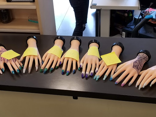 Shopping Mall «Sunset Shopping Center», reviews and photos, 5270 SW Philomath Blvd, Corvallis, OR 97333, USA