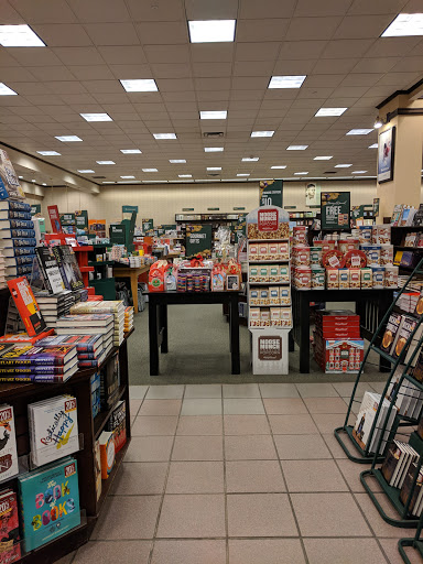 Book Store «Barnes & Noble», reviews and photos, 235 Union St, Waterbury, CT 06706, USA