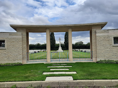 St. Charles de Percy War Cemetery à Valdallière