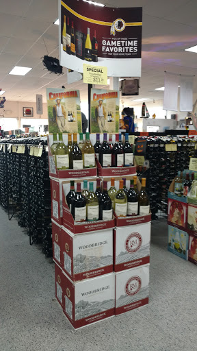 Liquor Store «Montgomery County Liquor & Wine - Cloverly», reviews and photos, 723 Cloverly St, Silver Spring, MD 20905, USA
