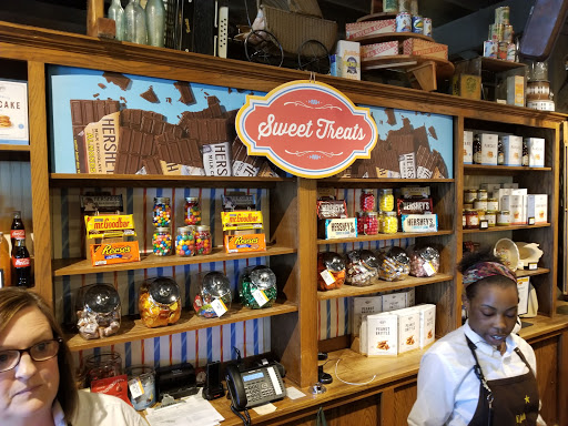 American Restaurant «Cracker Barrel Old Country Store», reviews and photos, 2115 S Church St, Murfreesboro, TN 37130, USA