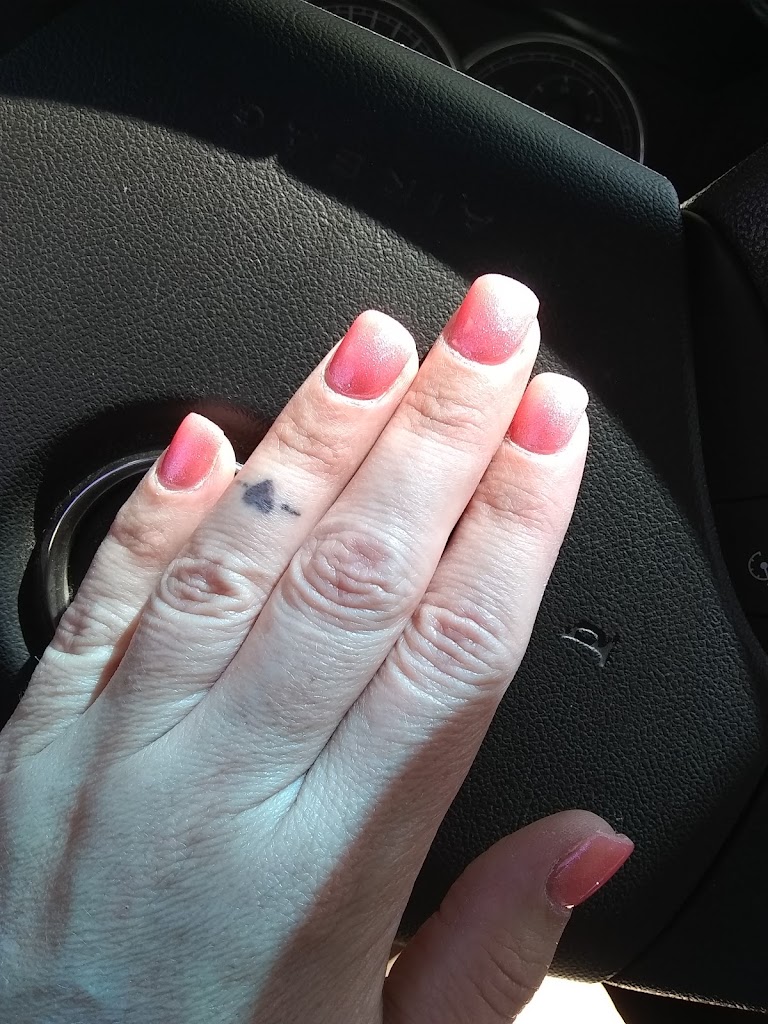 C & T Nails 04605