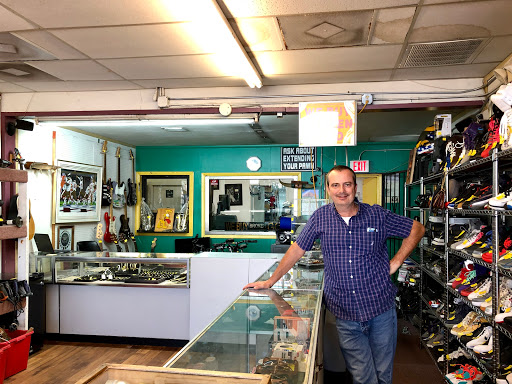 Pawn Shop «A & M Pawn & Gold Buyers», reviews and photos, 118 S Orange Blossom Trail, Orlando, FL 32805, USA