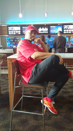 Movie Theater «Studio Movie Grill», reviews and photos, 2880 Holcomb Bridge Rd, Alpharetta, GA 30022, USA