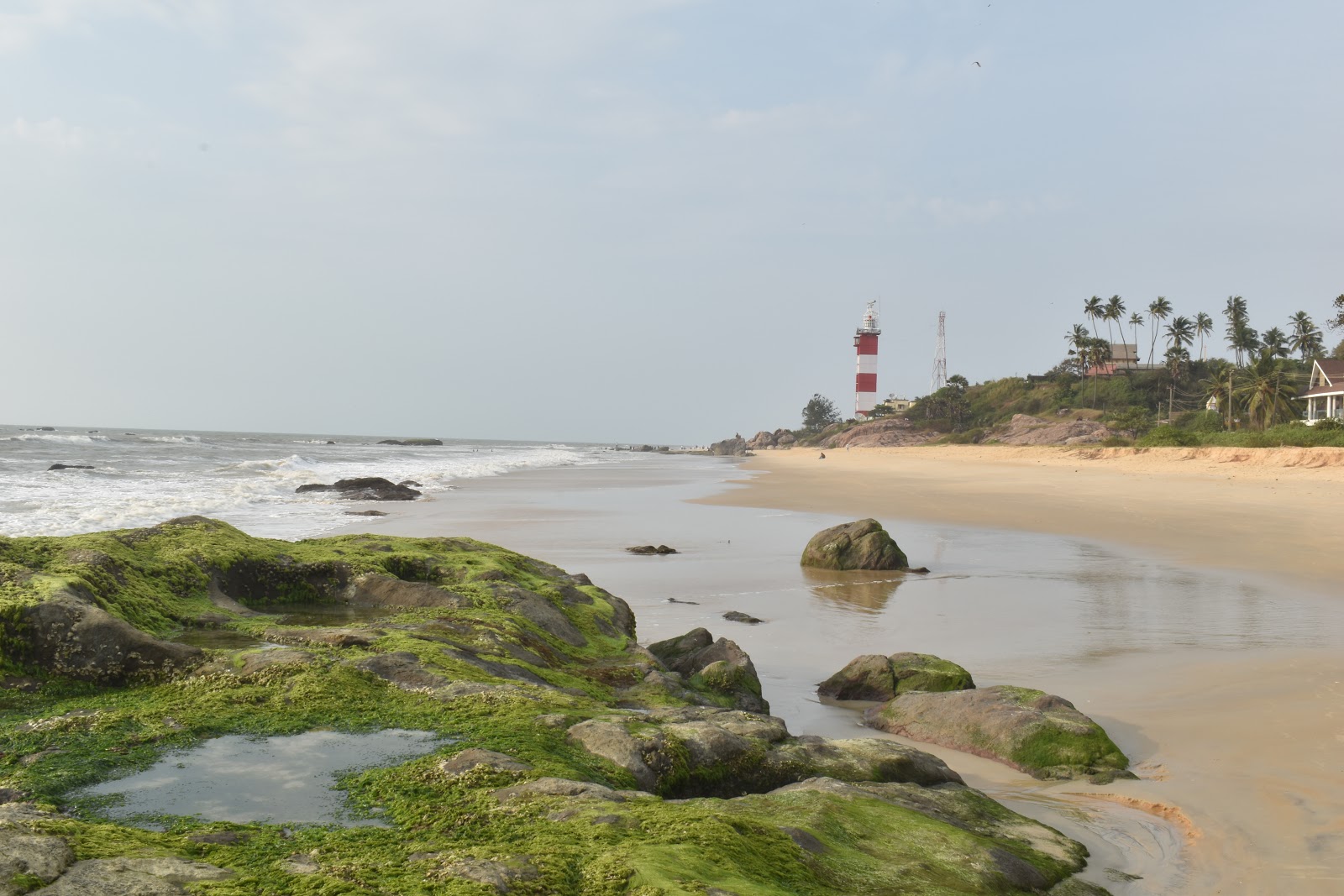Fotografie cu Suratkal Beach zonele de facilități