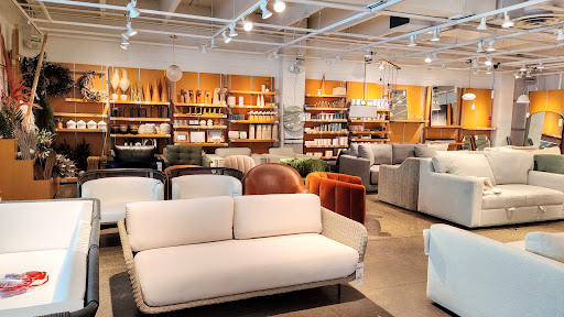 Furniture Store «Crate and Barrel Outlet», reviews and photos, 1700 Prince St, Alexandria, VA 22314, USA