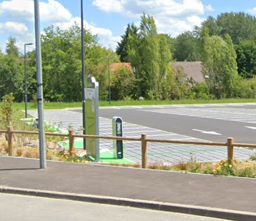 Borne de recharge de véhicules électriques Lidl Charging Station Roinville