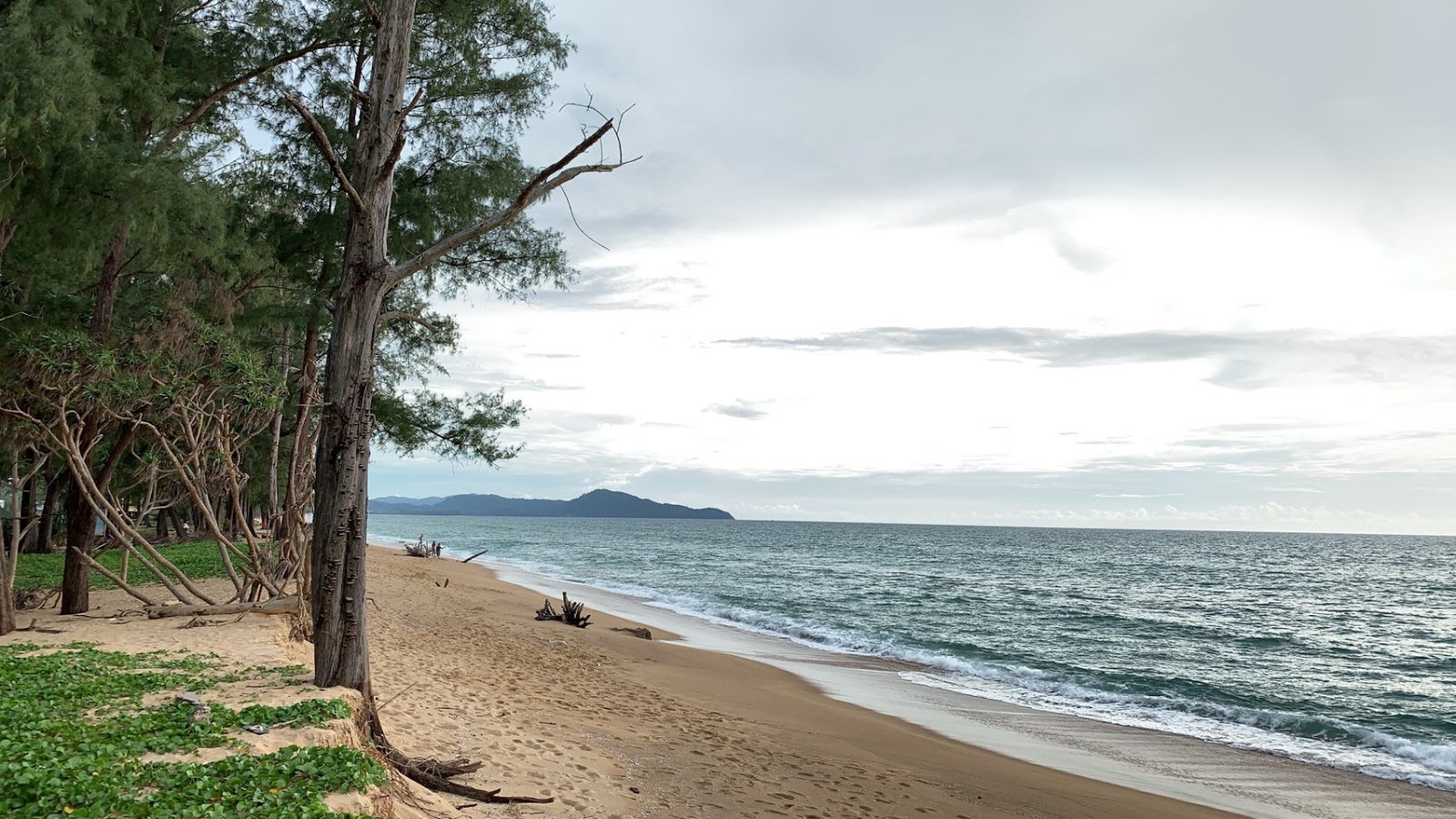 Foto di Sai Kaew Beach con una superficie del acqua turchese