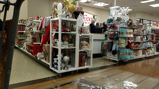 Department Store «HomeGoods», reviews and photos, 12 Northwest Blvd, Nashua, NH 03063, USA