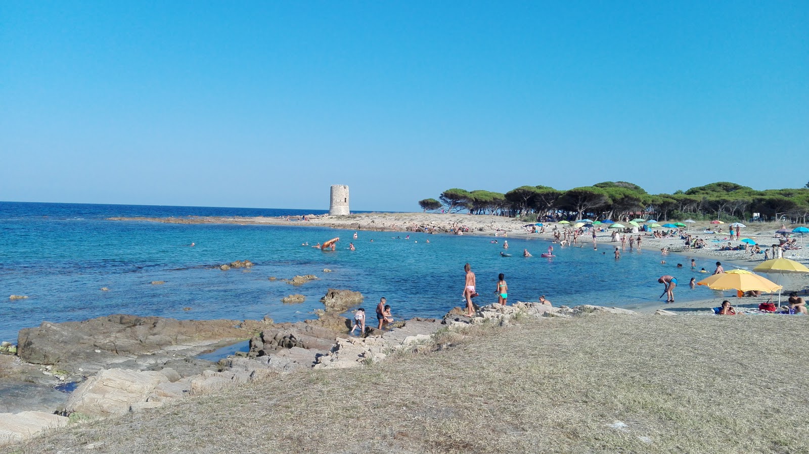 Valokuva Spiaggia di Torre San Giovanniista. pinnalla kirkas hiekka:n kanssa