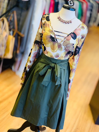 Used Clothing Store «Clothes Mentor», reviews and photos, 2701 N Mall Dr, Virginia Beach, VA 23452, USA
