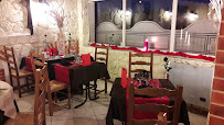 Atmosphère du Restaurant La Taverne Du Château à Guise - n°4