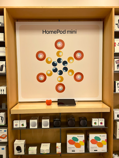 Computer Store «Apple La Encantada», reviews and photos, 2905 E Skyline Dr, Tucson, AZ 85718, USA