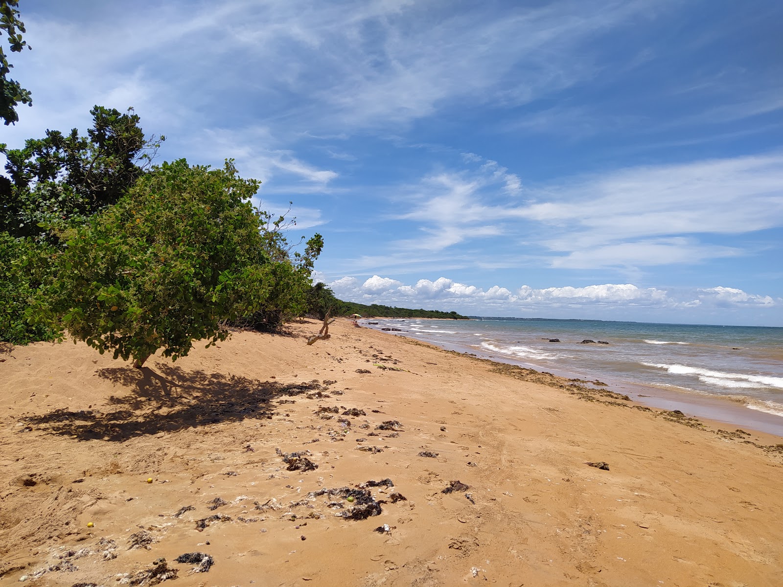 Foto di Spiaggia di Costa Bela con una superficie del sabbia beige