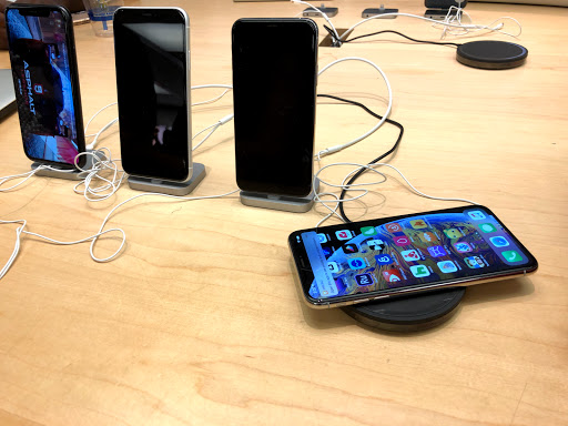 Computer Store «Apple Willow Grove Park», reviews and photos, 2500 W Moreland Rd, Willow Grove, PA 19090, USA