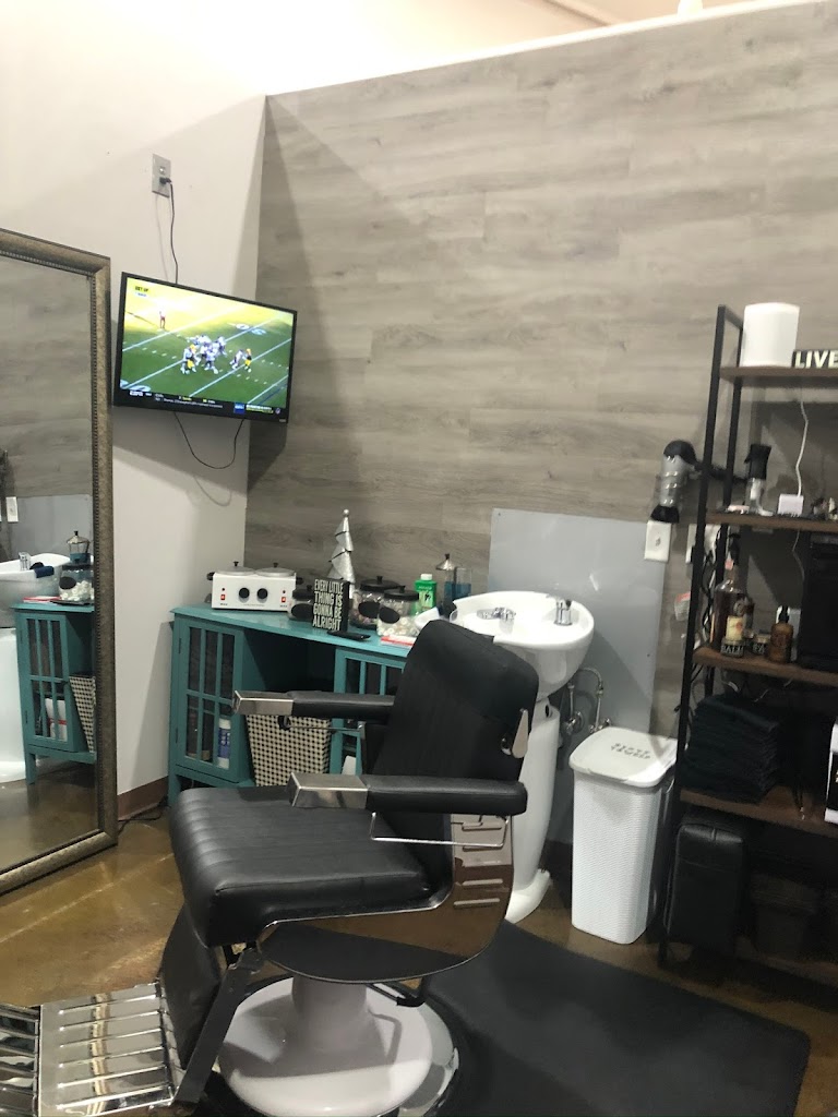 Mallory G Studio Haircuts for Men 37934