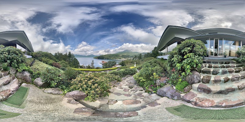 箱根芦ノ湖 成川美術館