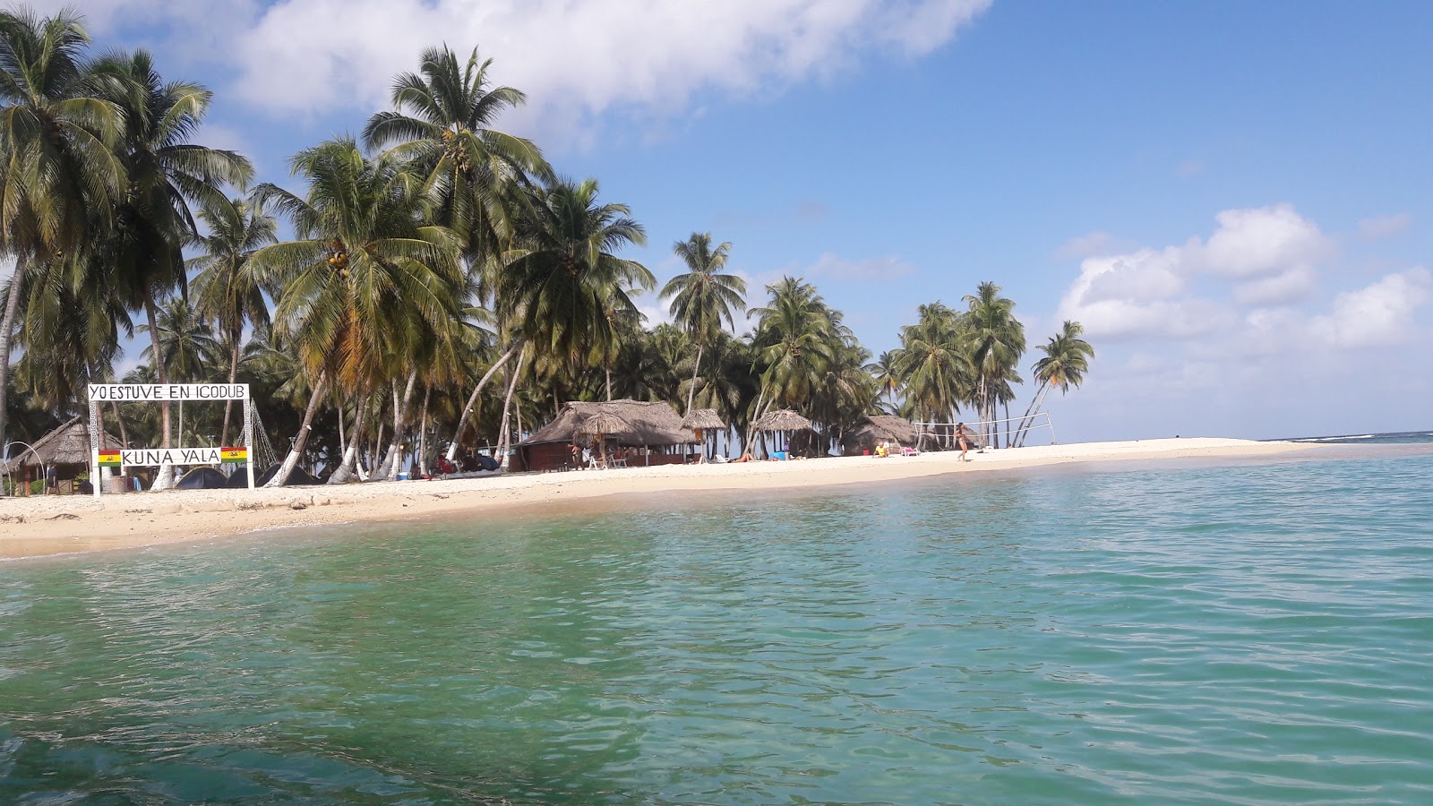 Fotografie cu Isla Cayos Beach amplasat într-o zonă naturală