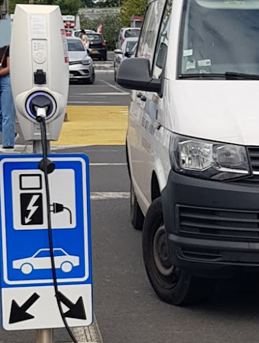 Station de recharge pour véhicules électriques à Uzerche
