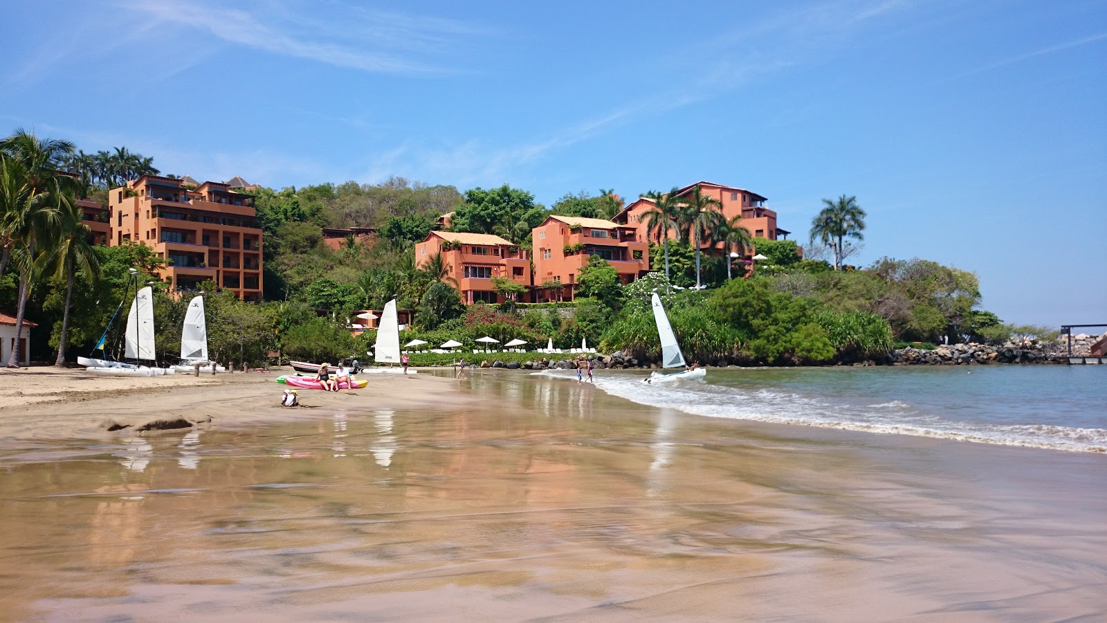 Foto de Playa Quieta e o assentamento