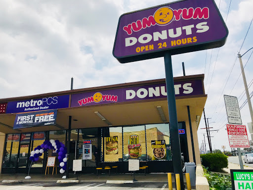 Yum Yum Donuts, 429 N Vincent Ave, Covina, CA 91722, USA, 