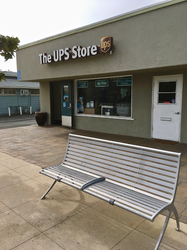Shipping and Mailing Service «The UPS Store», reviews and photos, 249 Hwy 101, Solana Beach, CA 92075, USA