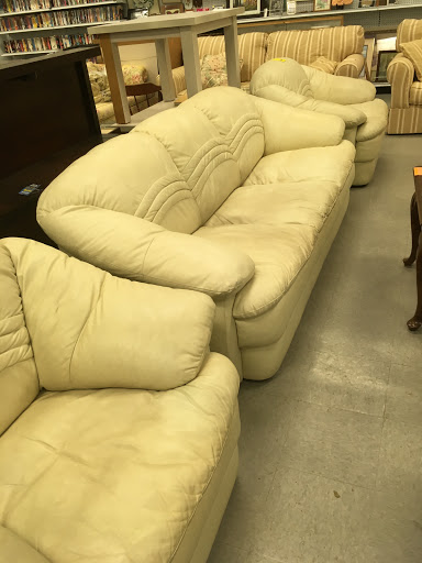 Thrift Store «Humane Society Thrift Store», reviews and photos, 4445 20th St, Vero Beach, FL 32966, USA