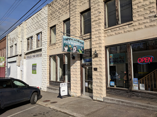 Appalachian Pets and Supplies, 221 Locust St, Spruce Pine, NC 28777, USA, 