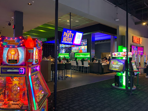 Sports Bar «Dave & Busters», reviews and photos