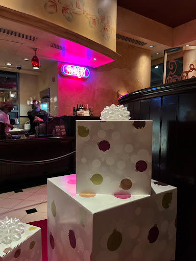 Restaurant «The Cheesecake Factory», reviews and photos, 15301 Ventura Blvd, Sherman Oaks, CA 91403, USA