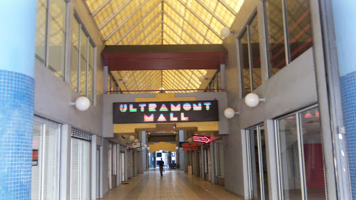 Shopping Mall «Ultramont Mall», reviews and photos, 100 SE 1st St, Miami, FL 33131, USA