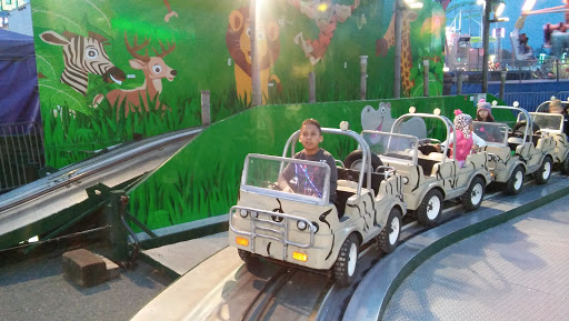 Movie Theater «Showcase Cinema de Lux Revere», reviews and photos, 565 Squire Rd, Revere, MA 02151, USA