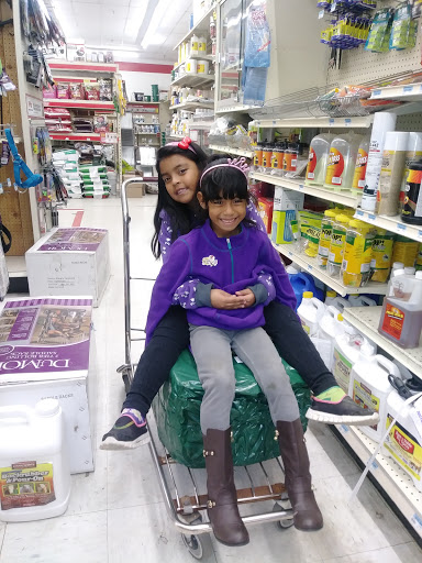 Home Improvement Store «Tractor Supply Co.», reviews and photos, 2211 Carmack Blvd, Columbia, TN 38401, USA