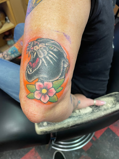 Tattoo Shop «Hall of Tattoos», reviews and photos, 328 E Main St, Norman, OK 73069, USA