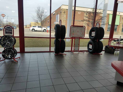 Tire Shop «Discount Tire Store - Moore, OK», reviews and photos, 1421 S I-35 Service Rd, Moore, OK 73160, USA