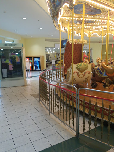 Shopping Mall «The Mall at The Source», reviews and photos, 1504 Old Country Rd, Westbury, NY 11590, USA